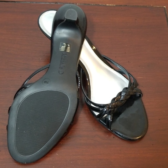 Michelle D Showbiz Strappy Heels/Black/Sz 7M/NWT - Picture 8 of 8